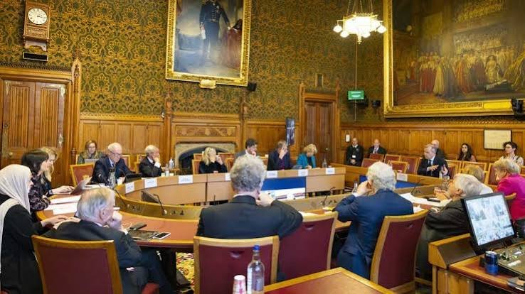 UK Parliamentary Committee Calls for Tighter Controls on Over-the-Counter Pet Parasite Treatments